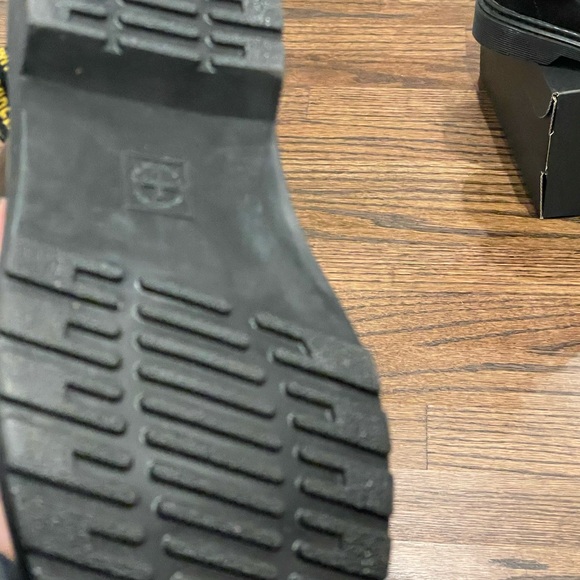 EUC Girls Dr. Martens Shiny Black Boots Rainbow Iridescent girls size 3 - Picture 6 of 11